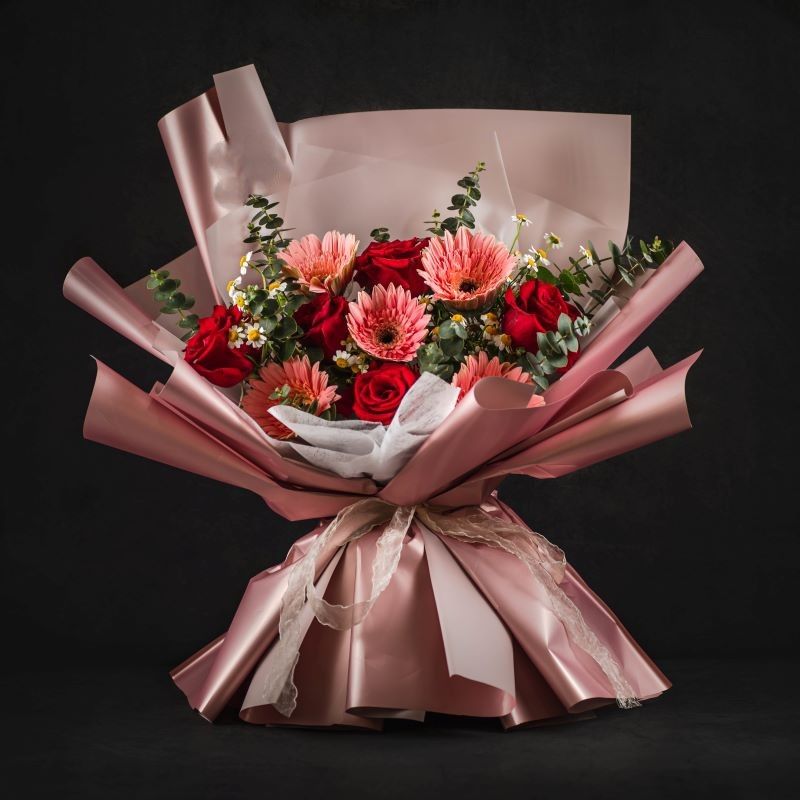 Diates Fresh Flower Bouquet