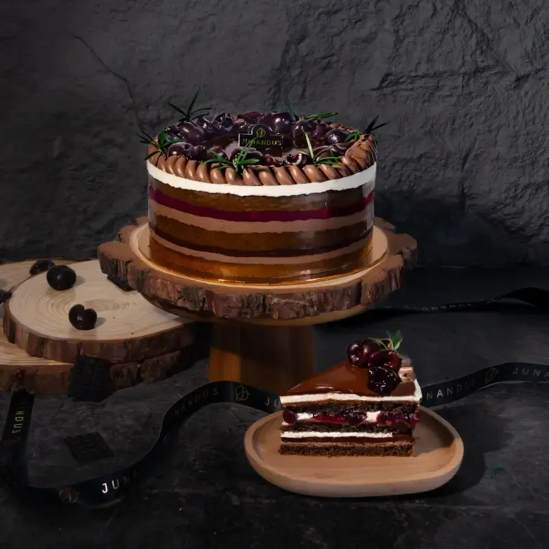 Valrhona® Black Forest Chocolate Chiffonge® (4 inch (±0.3 kg, serve 2-4 pax))