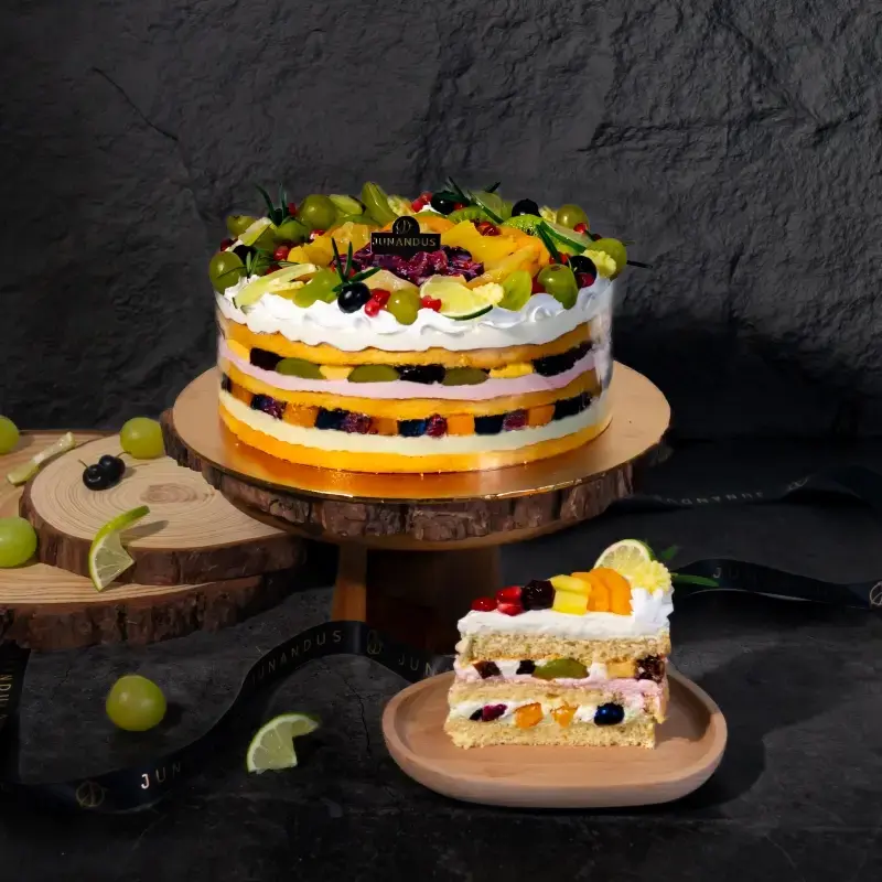 Rainbow Fruit Chantilly Chiffonge® (4 inch (±0.3 kg, serve 2-4 pax))
