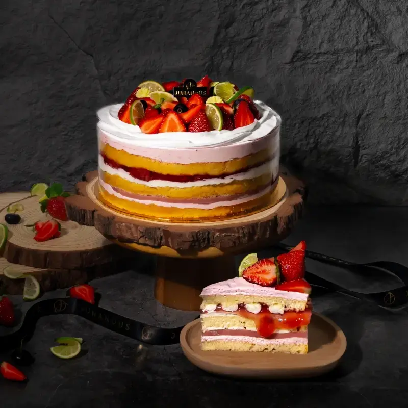 Strawberry Victoria Chiffonge® (4 inch (±0.3 kg, serve 2-4 pax))