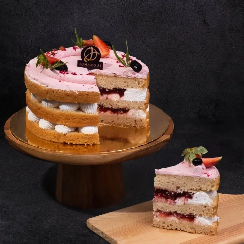 Strawberry Victoria Vegan Cake (4 inch (±0.3 kg , serve 2-4 pax))