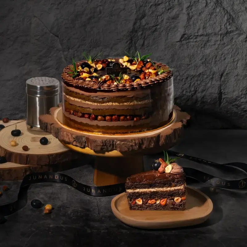 Callebaut® Gianduja Dark Chocolate Chiffonge® (4 inch (±0.3 kg, serve 2-4 pax))