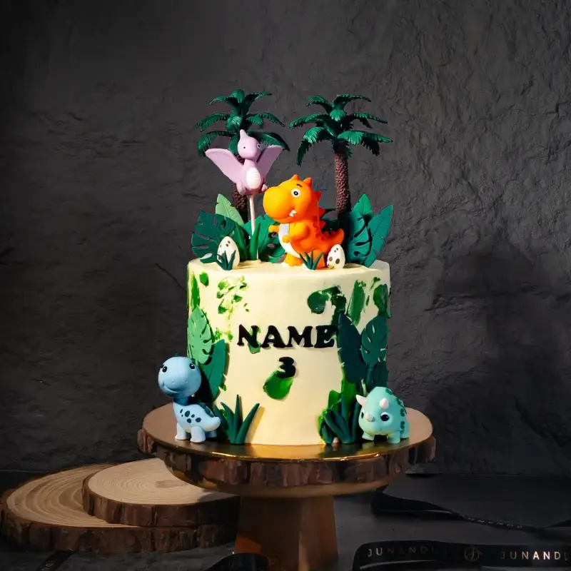 Cute Dino Theme Cake (6 inch (±1.2 kg, serve 10-20 pax))