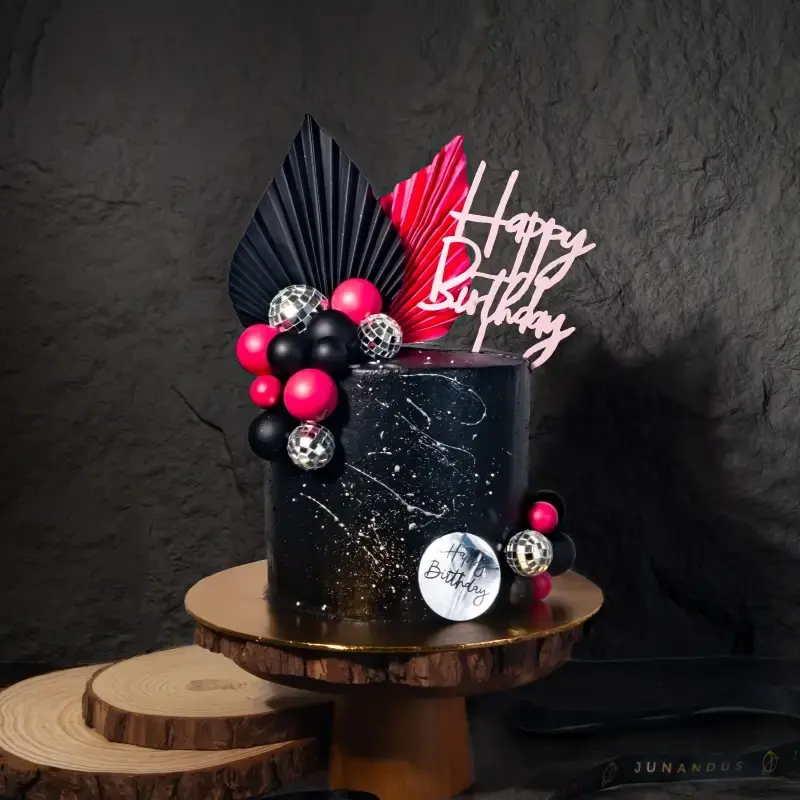 Black Pink Designer Cake (4 inch (±0.5 kg, serve 2-4 pax))