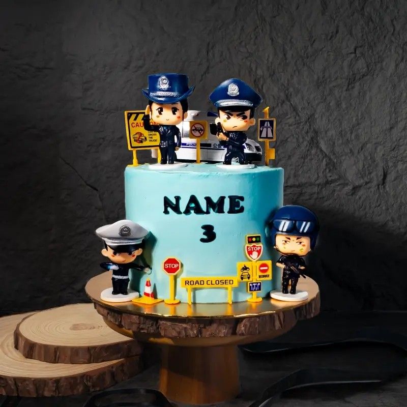Policeman Theme Cake (6 inch (±1.2 kg, serve 10-20 pax))