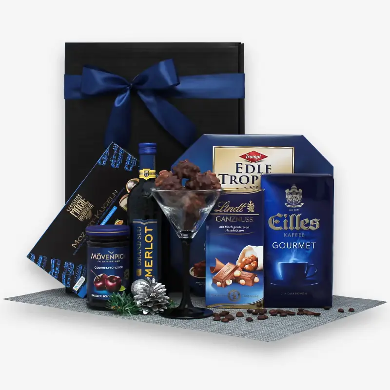 Weihnachtspräsent mit Kaffee