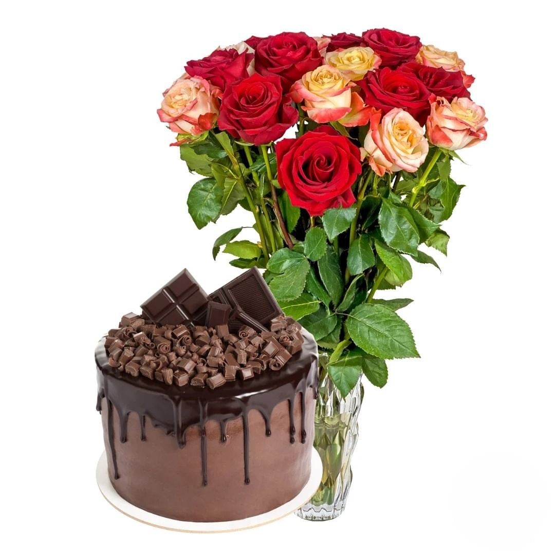 Bouquet of red and orange roses with chocolate cake (Refined)