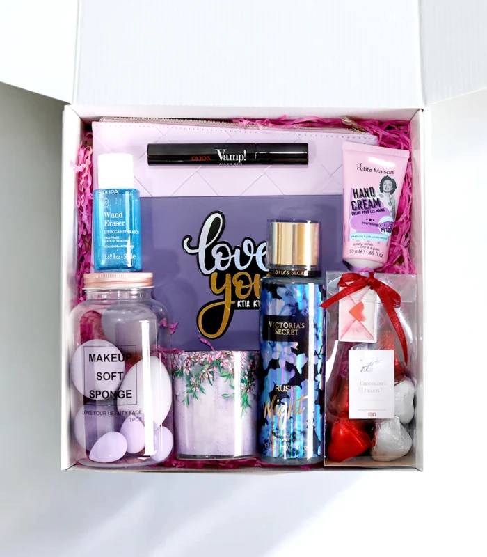 PUPA MILANO ALL IN ONE VAMP! Beauty Gift Box