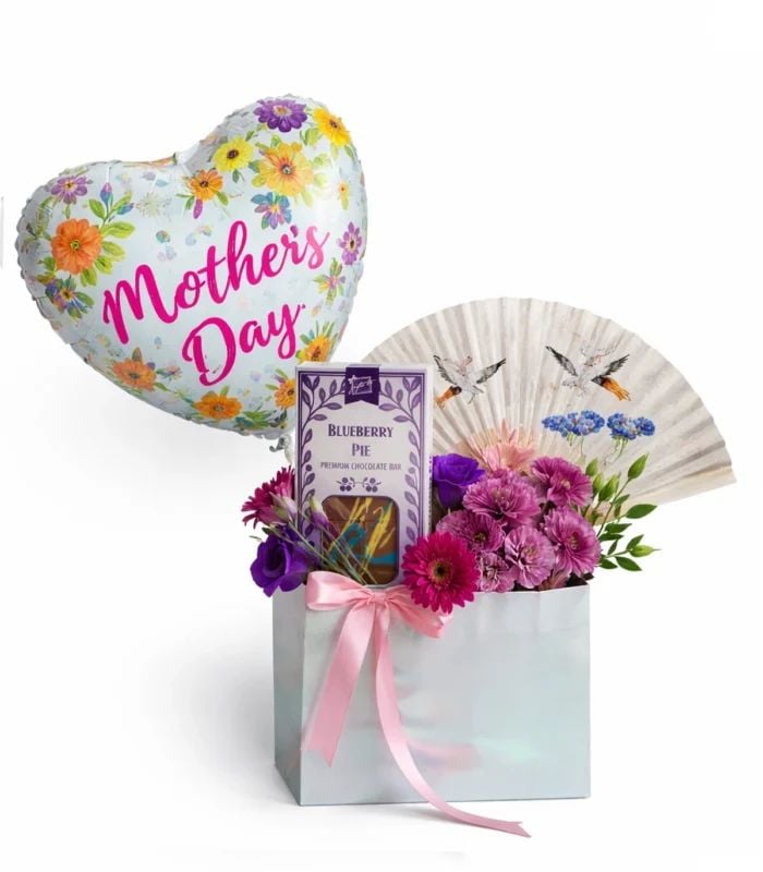 Mother's Day Bloom & Sweet Surprise
