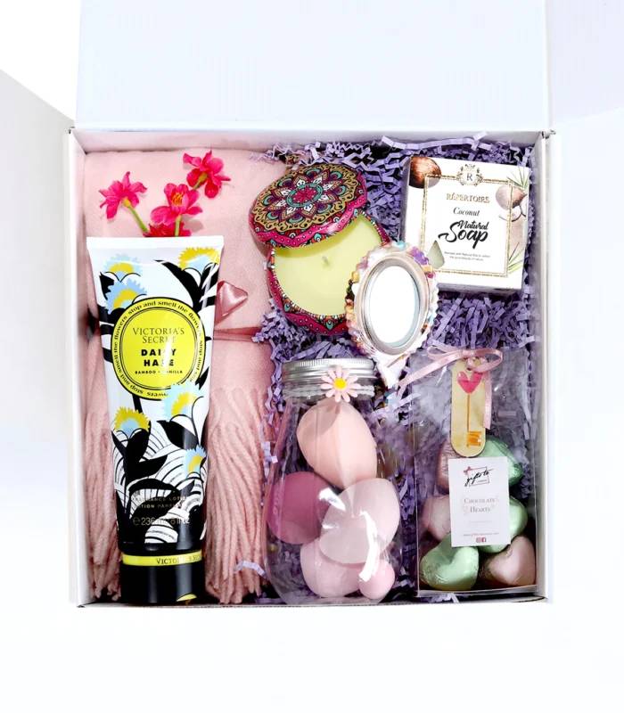 Chic & Cozy Gift Box: Beauty, Comfort & Sweet Delights