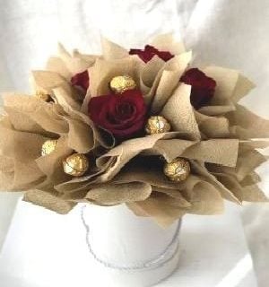 Red Kiss Box