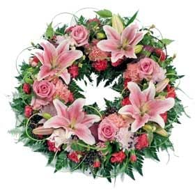 Pink Loose Wreath (Standard)