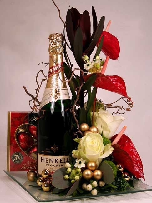 Elegant bowl of Henkell champagne - VIP gift