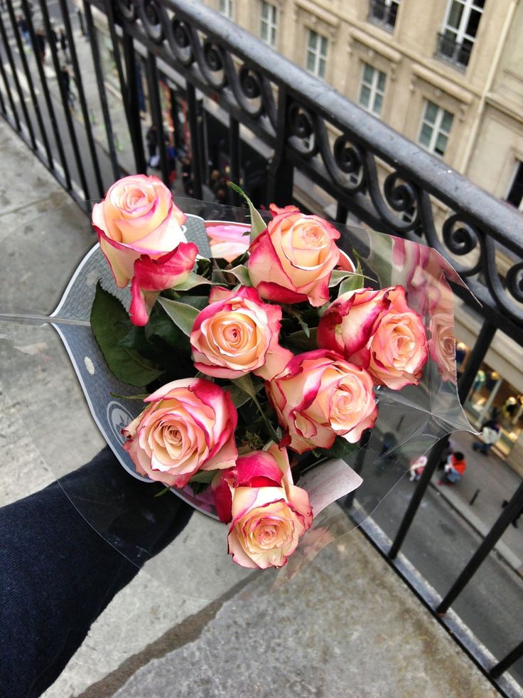 Sweetness - Rose Bouquet Flower Delivery (Medium)