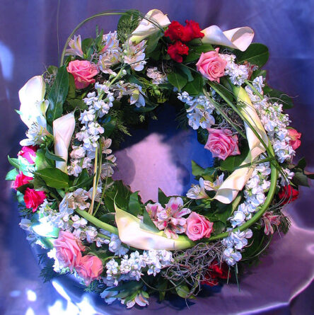 Greek wreath of pink roses (Medium)