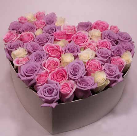 Rose heart box with red roses (Medium)