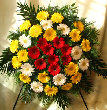wreath with gerberas (Medium)