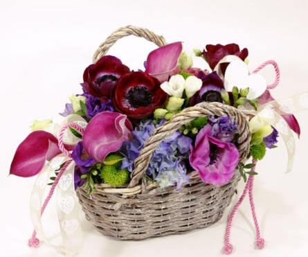 Flower Basket burgundy kálákkal