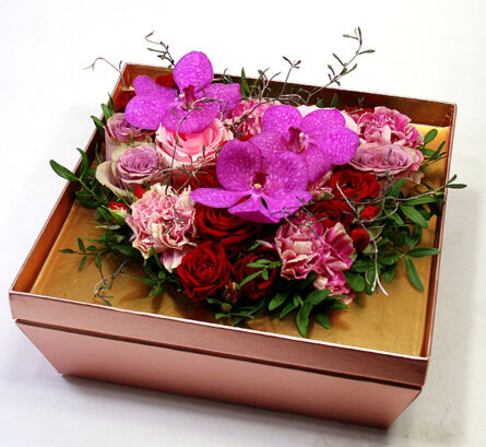 Hello Vanda - Flower heart with orchids flower box