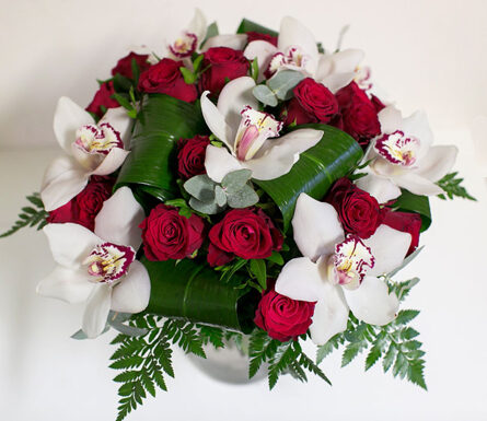 Luxurious orchid bouquet with red roses (M)