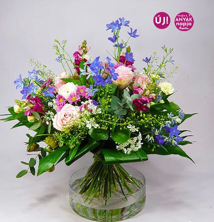 Mezitlába in the meadow - a bouquet with a field effect (Medium)