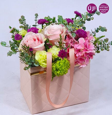 Pink Lady - with roses and hydrangea