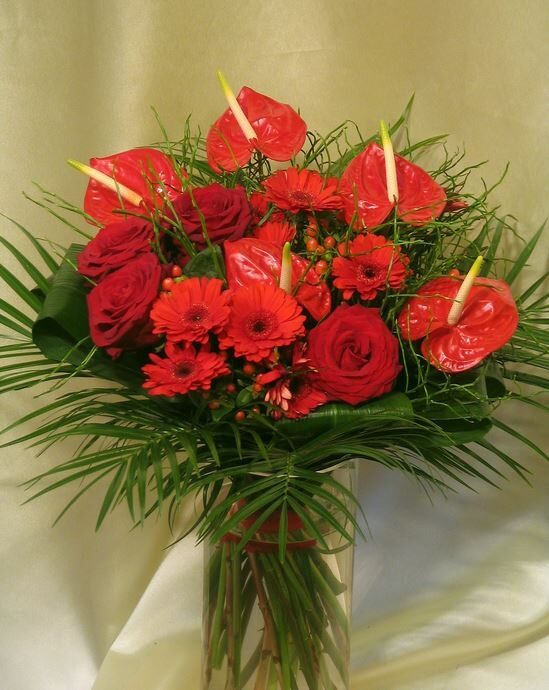 Pink rainbow - heart-shaped rose box L