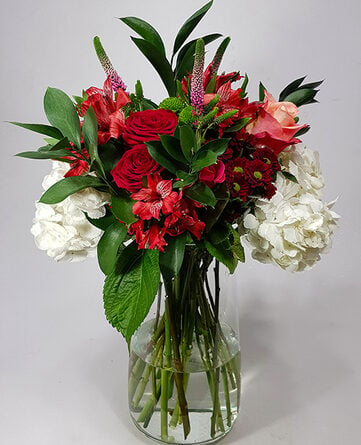 I love freely - bouquet with bright red colors (Medium)