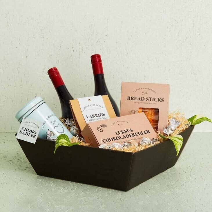 Gift basket for a cozy evening