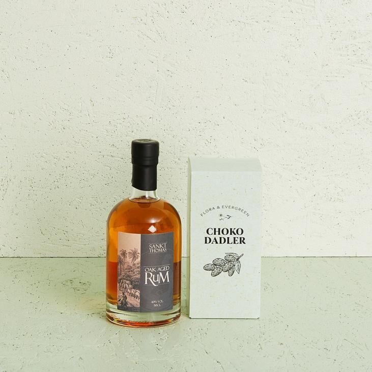 Saint Thomas, Carribean Rum - Oak Aged and dates