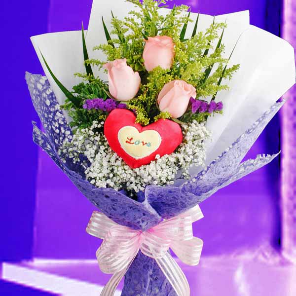 3 Peach Roses Hand Bouquet With Heart-Shape Tag.