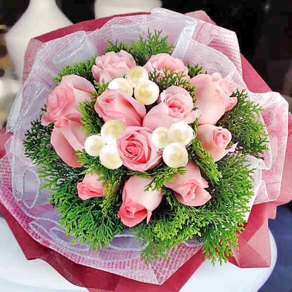 Roses With Mini Ball Hand Bouquet
