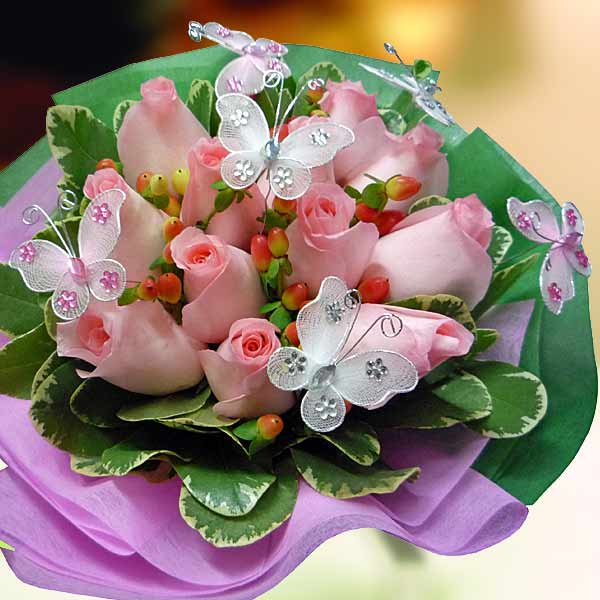 12 Peach Roses With Wired Butterfly Handbouquet