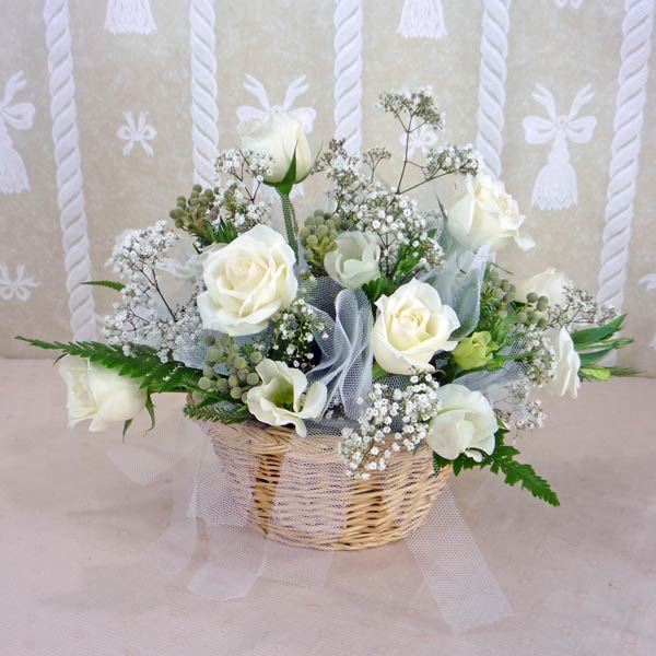 12 White Roses Table Arrangement