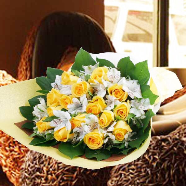 White Astromedia With 15 Yellow Roses Hand Bouquet