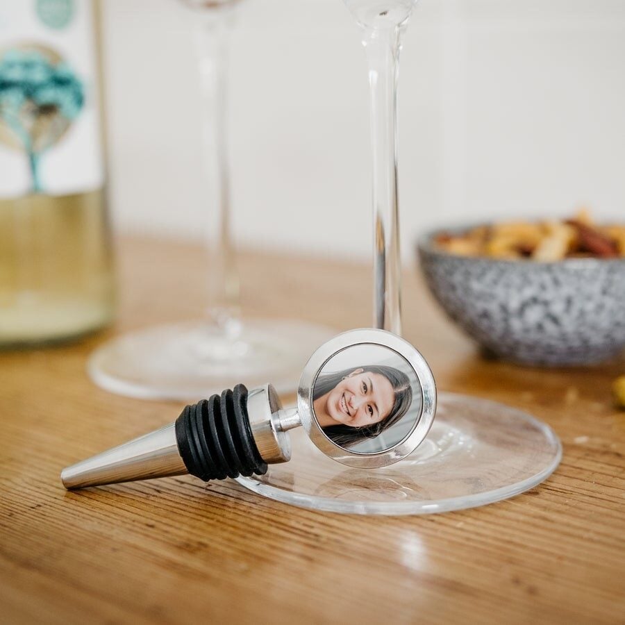 Personalised wine stopper