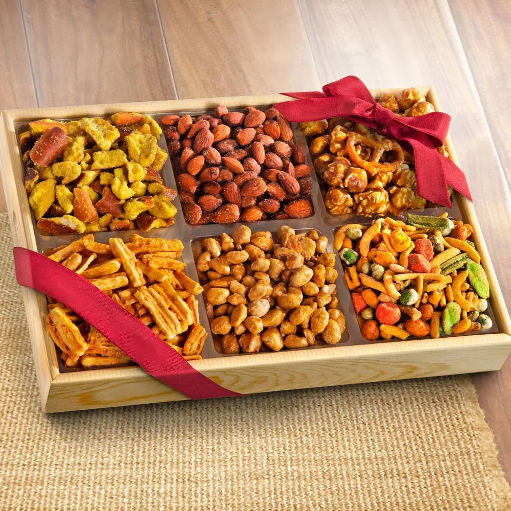 Crunch and Munch Snack Gift Basket