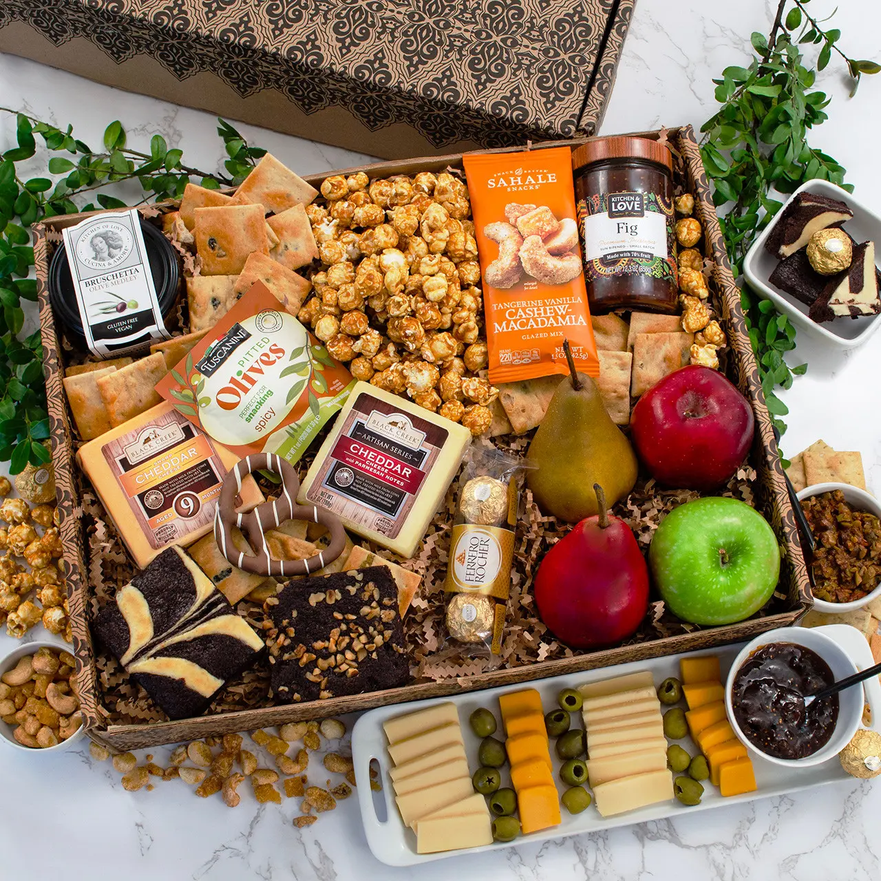 Showstopper Fruit & Gourmet Gift Box