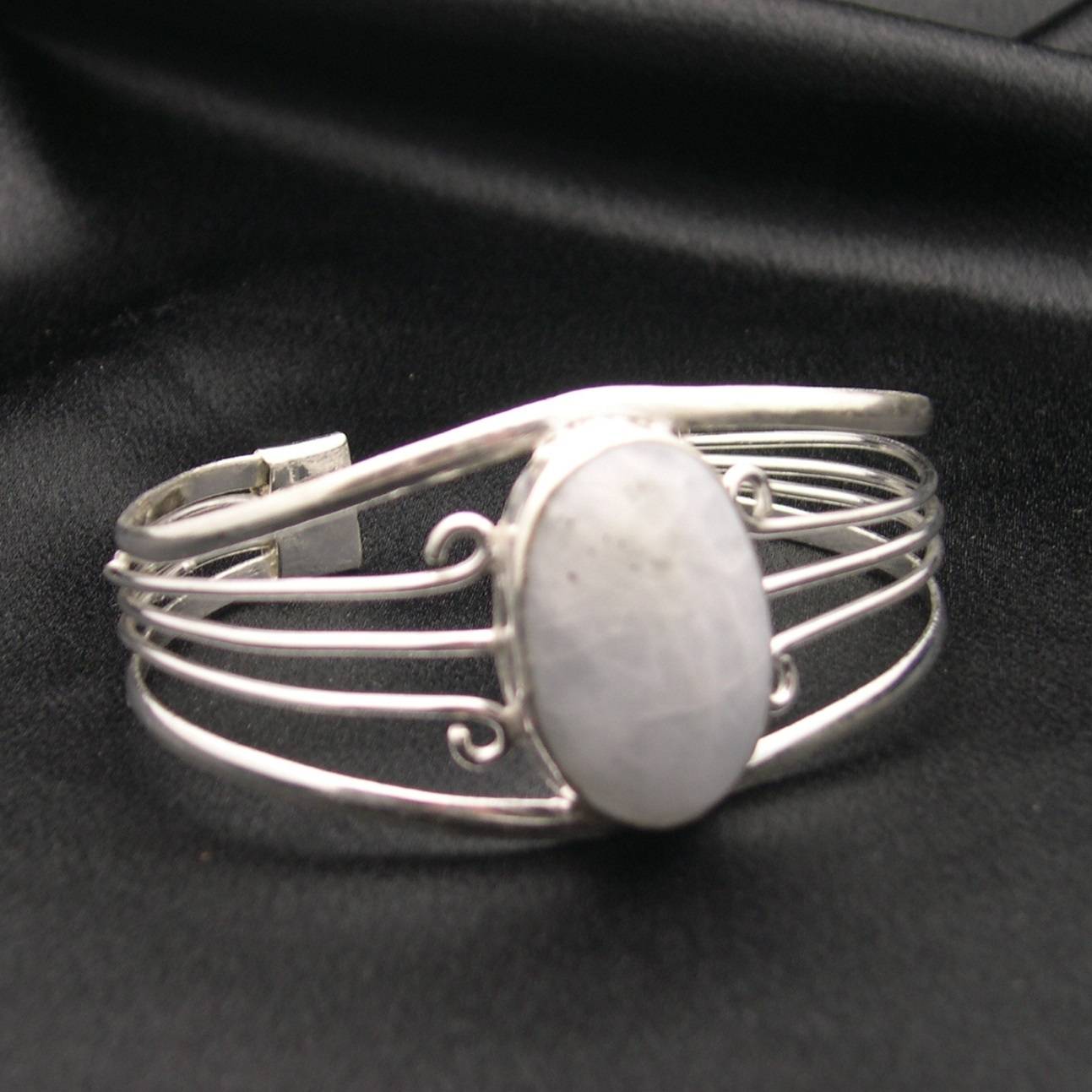 Artist-Crafted Sterling Silver and Large Oval Howlite Bracelet