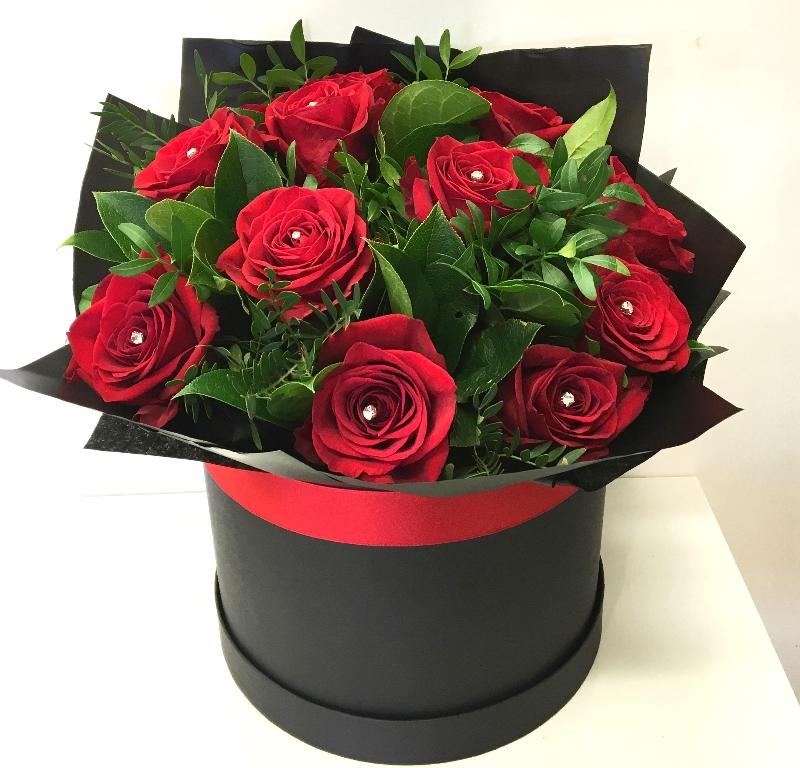 12 Red Roses In A Box