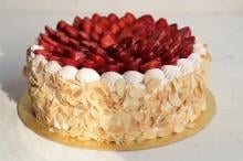 1/2 Kg Strawberry Cream Cake