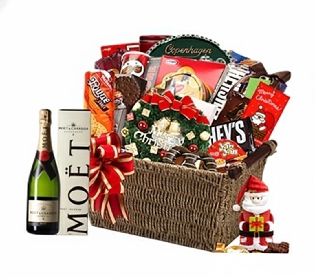 Xmas Moet Celebration Gift Basket