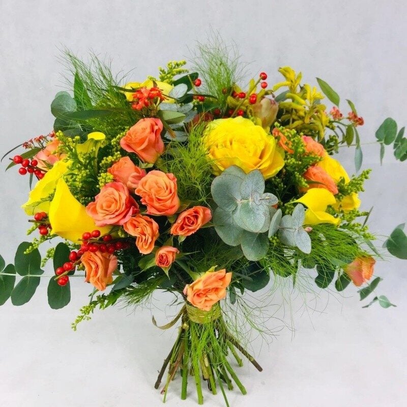 Composition Of Golden Roses (Standard)
