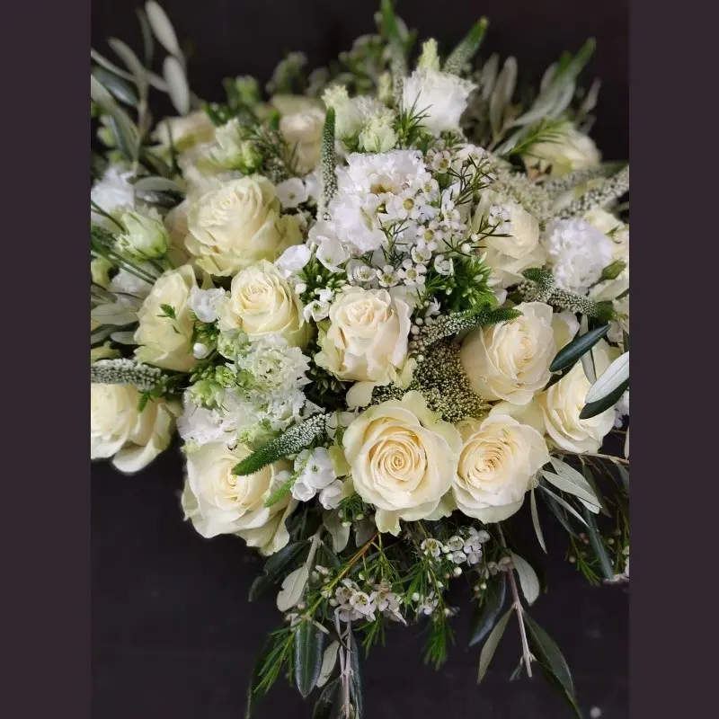 Mixture of white roses