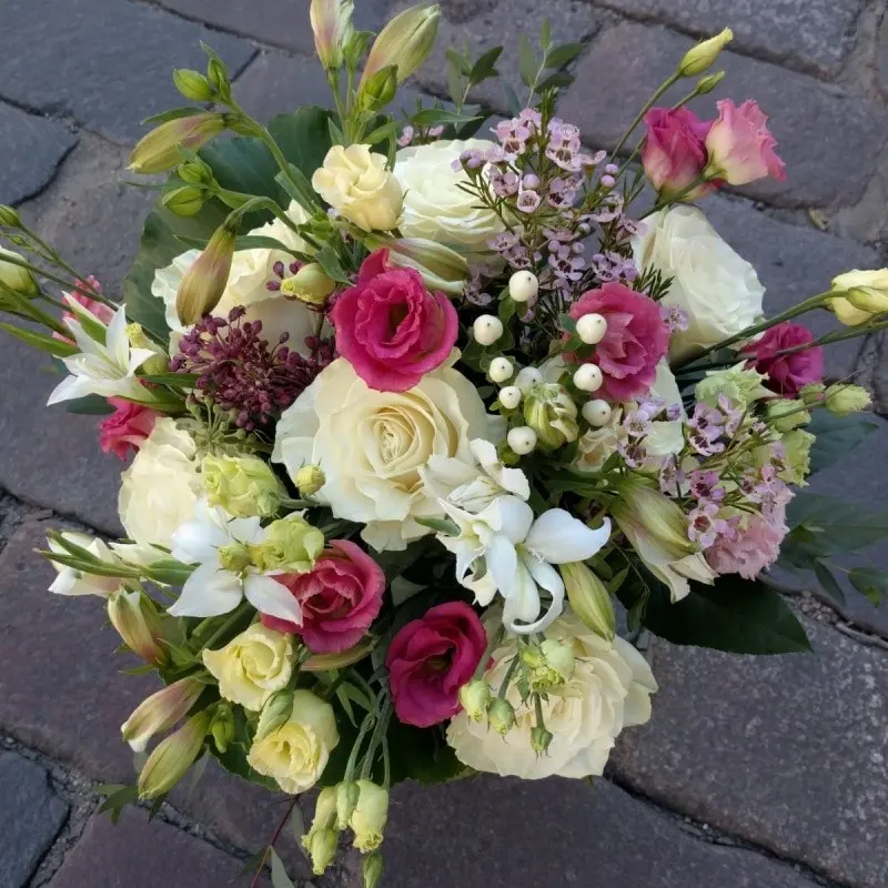 Flower basket with white roses