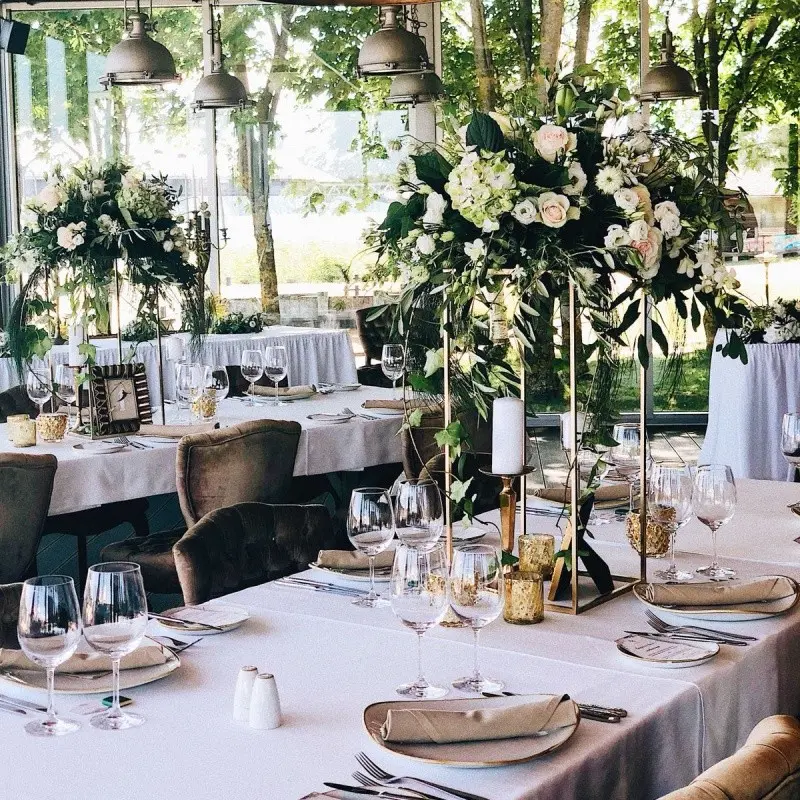 Wedding floral decor for tables