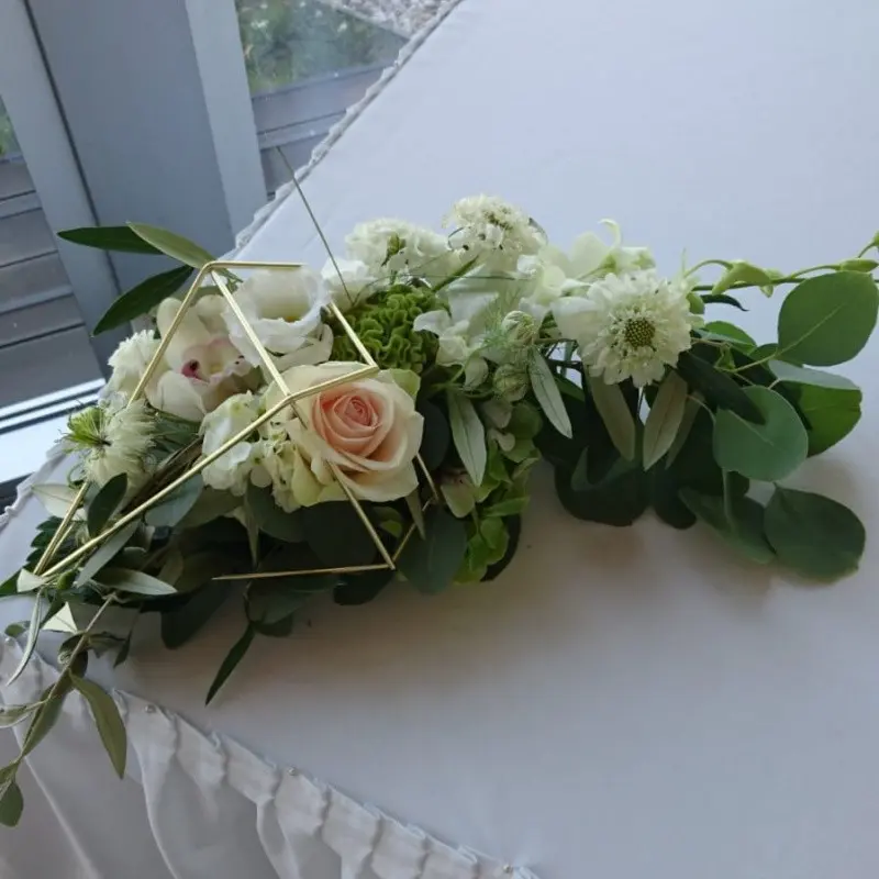 Wedding flower decor on the table
