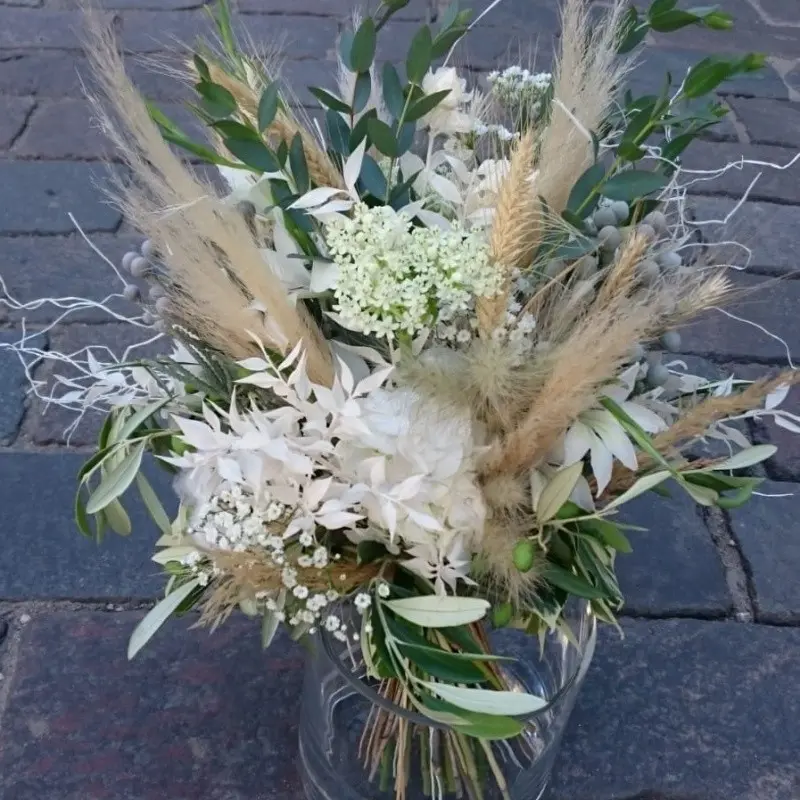Summer bridal bouquet