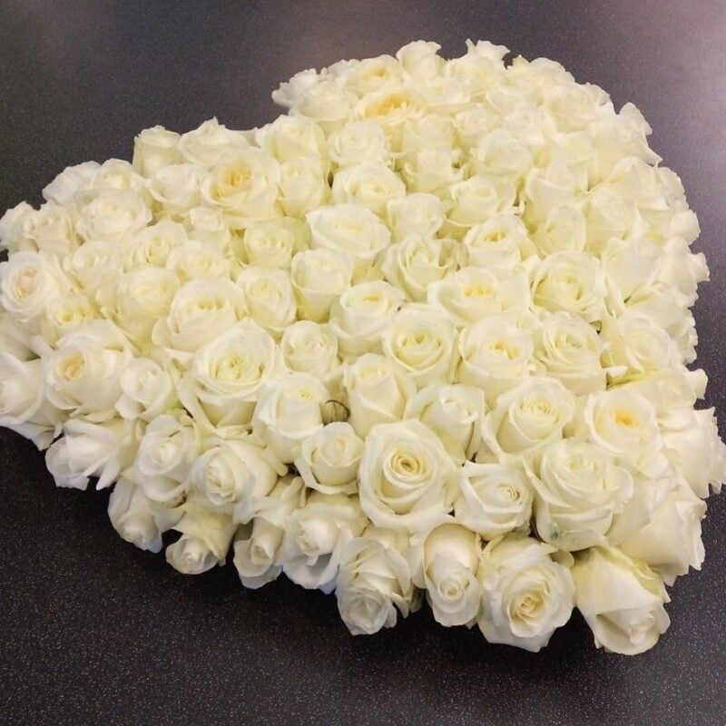 Heart of white roses