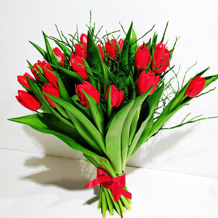 Bouquet of red tulips "Simona"(35)